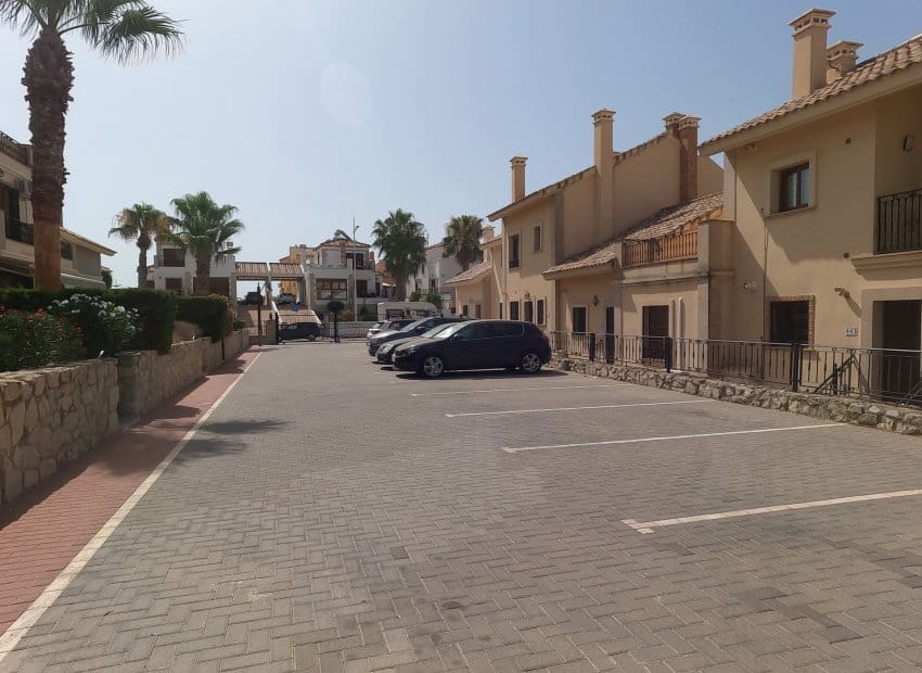2 bedroom Apartment for sale in Algorfa - € 195,000 (Ref: 9968971)