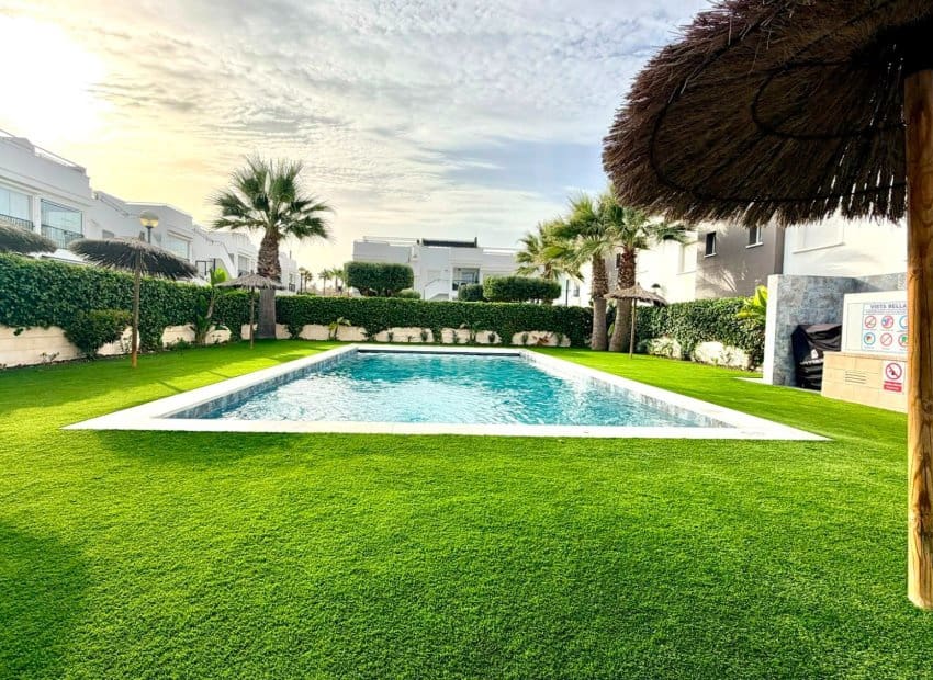2 soveværelse Lejlighed til salg i Aguas Nuevas med swimmingpool - € 235.000 (Ref: 9971522)