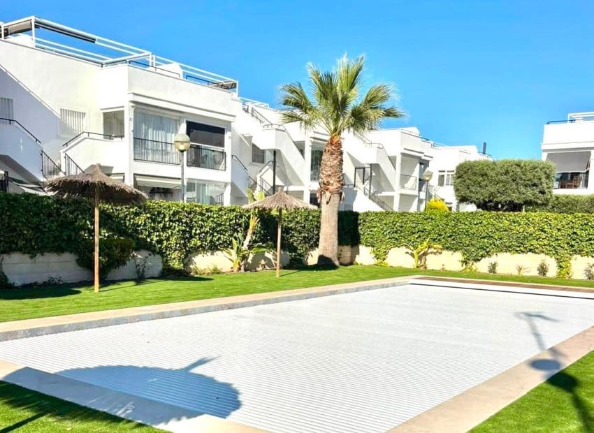 2 soveværelse Lejlighed til salg i Aguas Nuevas med swimmingpool - € 235.000 (Ref: 9971522)