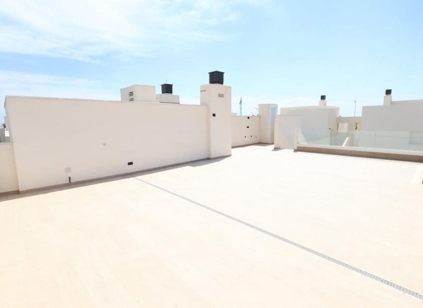 3 bedroom Apartment for sale in Algorfa with pool - € 325,000 (Ref: 9971523)