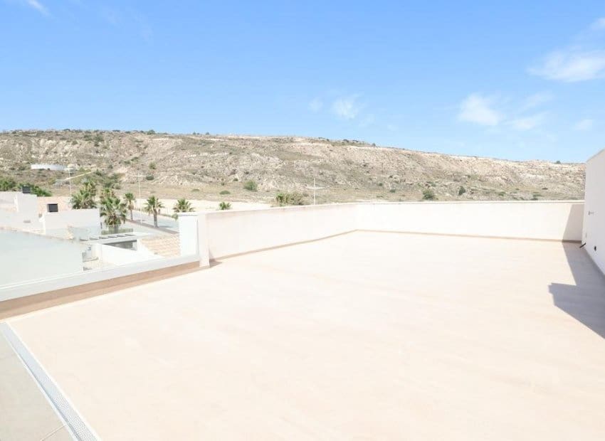 3 bedroom Apartment for sale in Algorfa with pool - € 325,000 (Ref: 9971523)