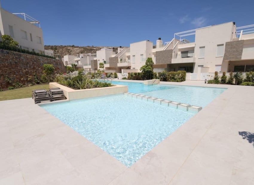 3 bedroom Apartment for sale in Algorfa with pool - € 325,000 (Ref: 9971523)