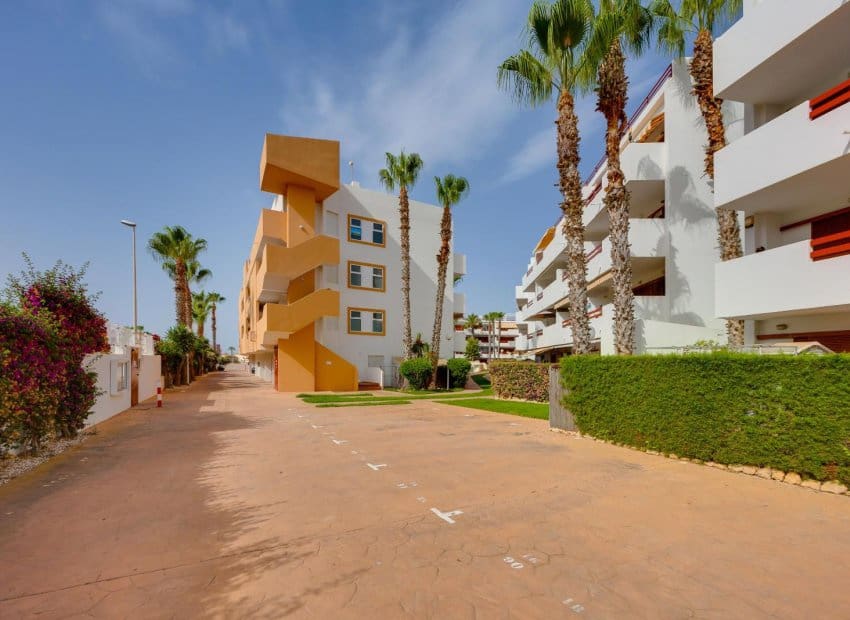 2 soveværelse Lejlighed til salg i Orihuela Costa med swimmingpool - € 194.969 (Ref: 9971524)