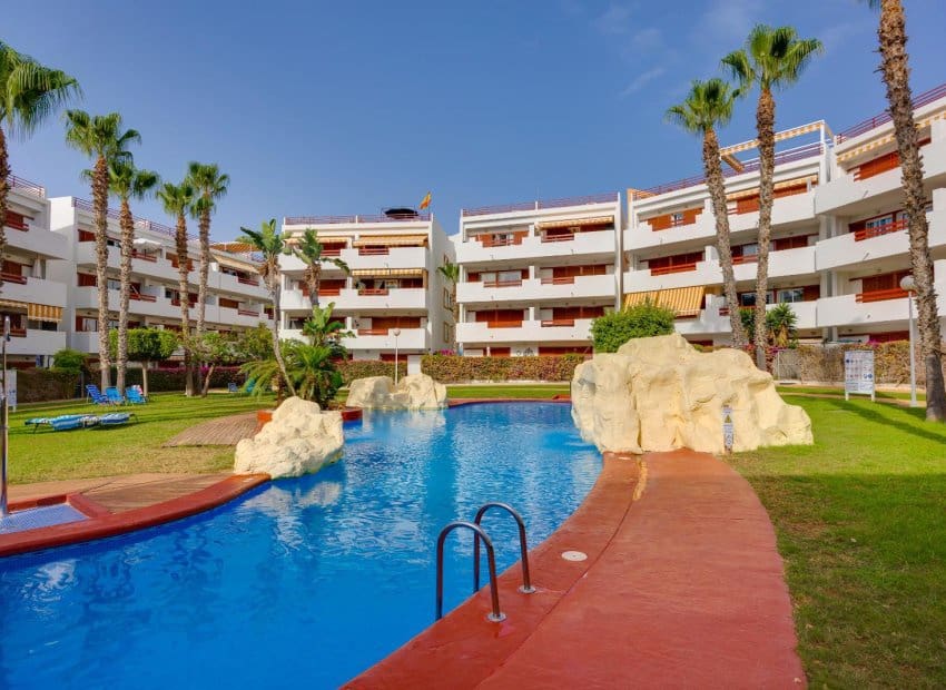 2 soveværelse Lejlighed til salg i Orihuela Costa med swimmingpool - € 194.969 (Ref: 9971524)