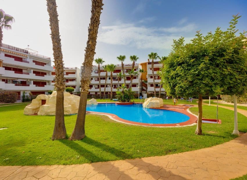 2 soveværelse Lejlighed til salg i Orihuela Costa med swimmingpool - € 194.969 (Ref: 9971524)