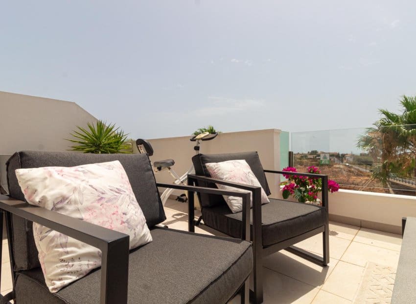 3 bedroom Townhouse for sale in Orihuela Costa with pool - € 399,000 (Ref: 9974313)