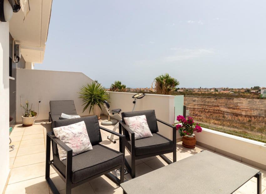 3 bedroom Townhouse for sale in Orihuela Costa with pool - € 399,000 (Ref: 9974313)