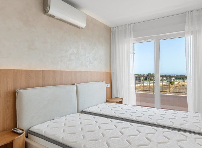 2 slaapkamer Appartement te koop in Punta Prima met zwembad - € 225.000 (Ref: 9974314)