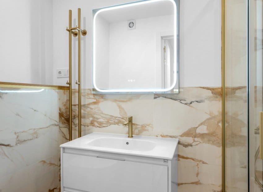 2 slaapkamer Appartement te koop in Punta Prima met zwembad - € 225.000 (Ref: 9974314)