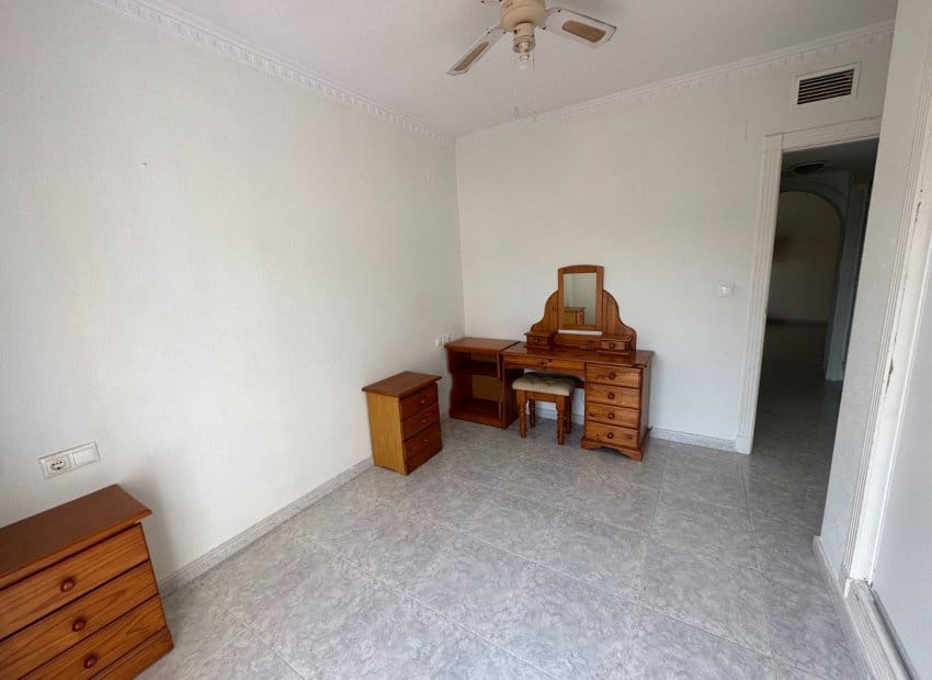 2 bedroom Apartment for sale in Algorfa with pool - € 115,000 (Ref: 9974315)