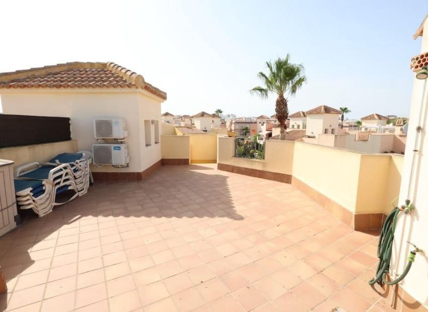 2 bedroom Apartment for sale in Orihuela Costa with pool - € 200,000 (Ref: 9976428)