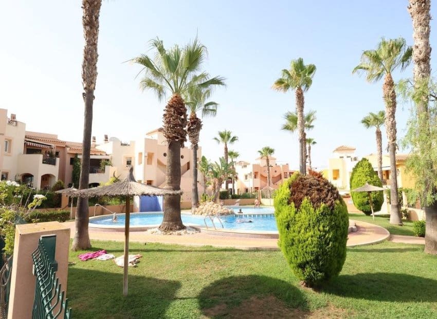 2 bedroom Apartment for sale in Orihuela Costa with pool - € 200,000 (Ref: 9976428)