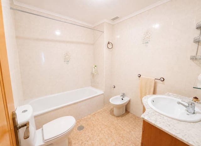 1 soveværelse Lejlighed til salg i Avenida Habaneras - Curva de Palangre, Torrevieja - € 103.000 (Ref: 9976430)