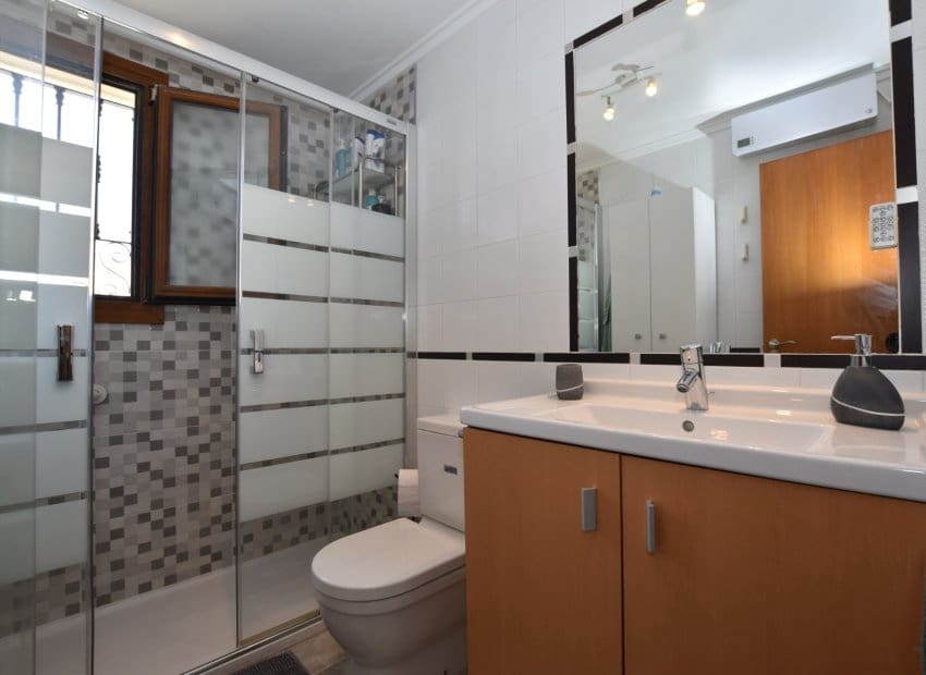 2 bedroom Apartment for sale in Algorfa with pool - € 205,000 (Ref: 9976432)