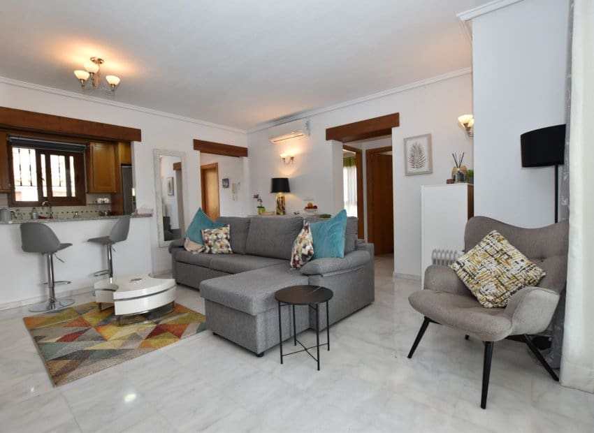 2 bedroom Apartment for sale in Algorfa with pool - € 205,000 (Ref: 9976432)
