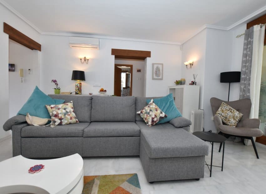2 bedroom Apartment for sale in Algorfa with pool - € 205,000 (Ref: 9976432)