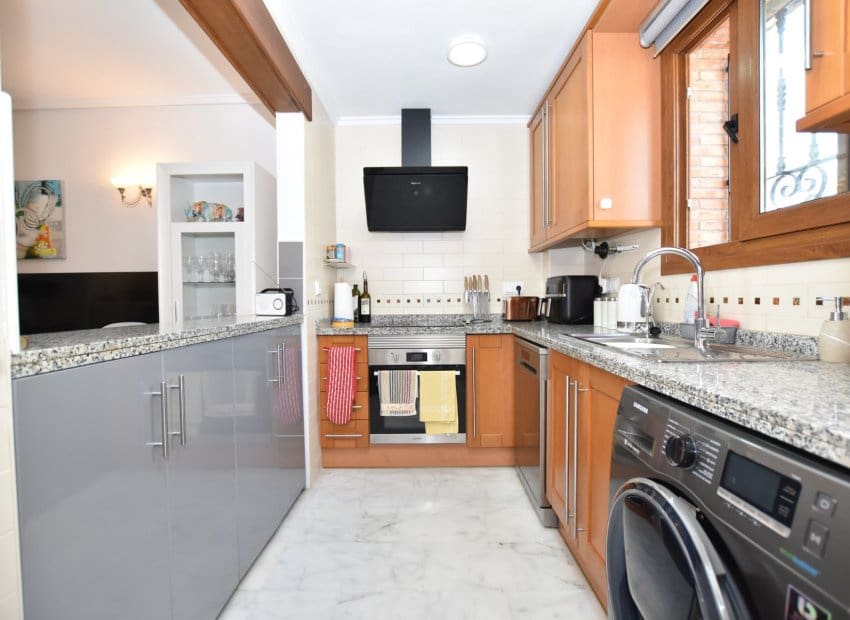 2 bedroom Apartment for sale in Algorfa with pool - € 205,000 (Ref: 9976432)
