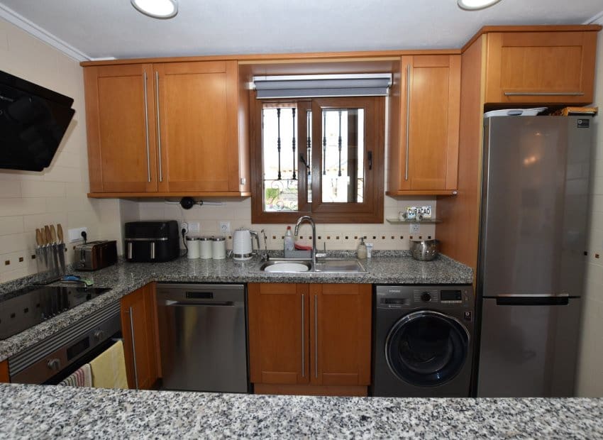 2 bedroom Apartment for sale in Algorfa with pool - € 205,000 (Ref: 9976432)
