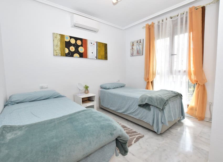2 bedroom Apartment for sale in Algorfa with pool - € 205,000 (Ref: 9976432)