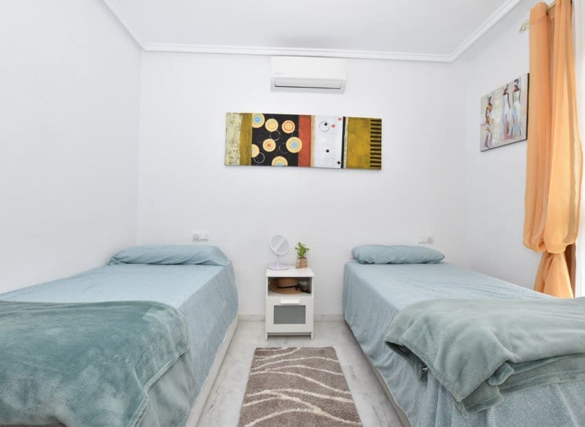 2 bedroom Apartment for sale in Algorfa with pool - € 205,000 (Ref: 9976432)