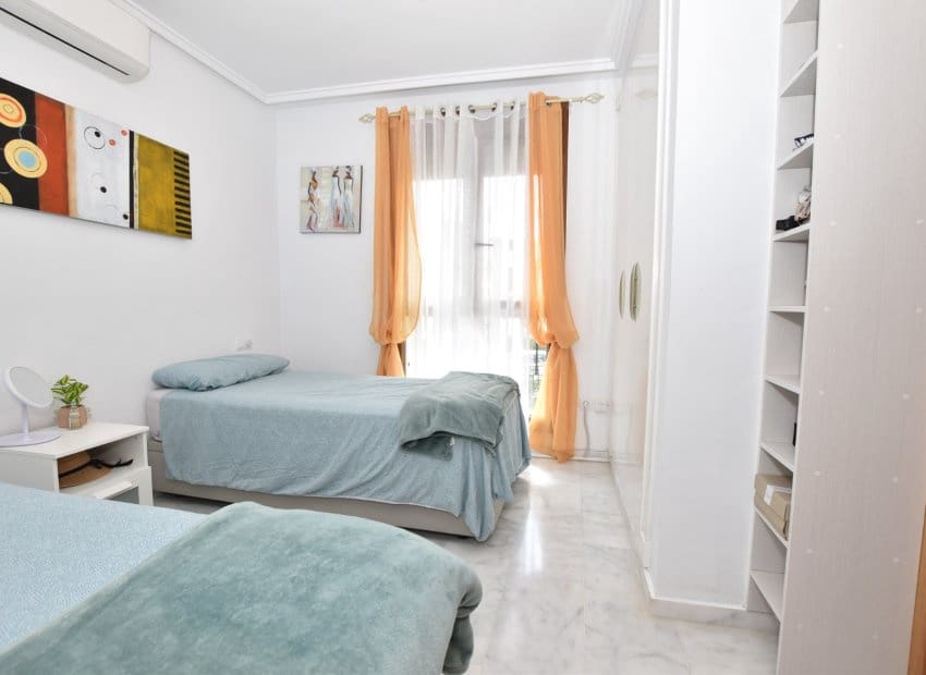 2 bedroom Apartment for sale in Algorfa with pool - € 205,000 (Ref: 9976432)