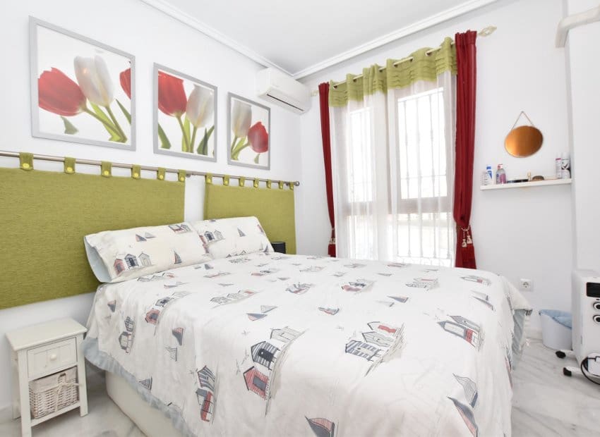 2 bedroom Apartment for sale in Algorfa with pool - € 205,000 (Ref: 9976432)