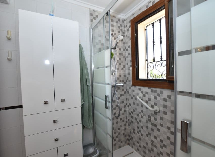 2 bedroom Apartment for sale in Algorfa with pool - € 205,000 (Ref: 9976432)