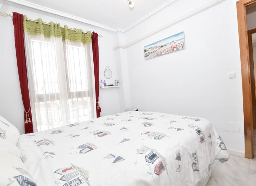 2 bedroom Apartment for sale in Algorfa with pool - € 205,000 (Ref: 9976432)