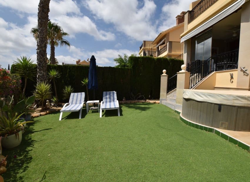 2 bedroom Apartment for sale in Algorfa with pool - € 205,000 (Ref: 9976432)