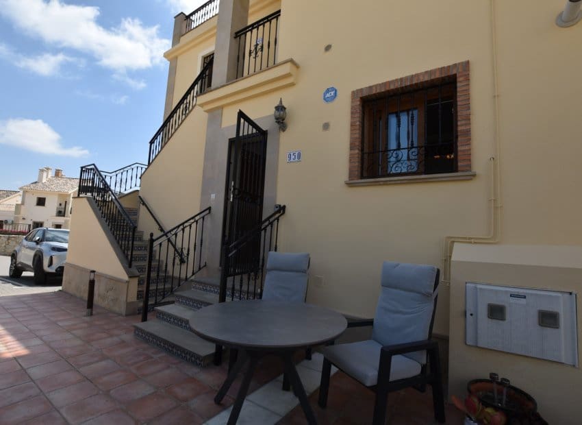 2 bedroom Apartment for sale in Algorfa with pool - € 205,000 (Ref: 9976432)