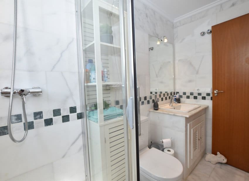 2 bedroom Apartment for sale in Algorfa with pool - € 205,000 (Ref: 9976432)
