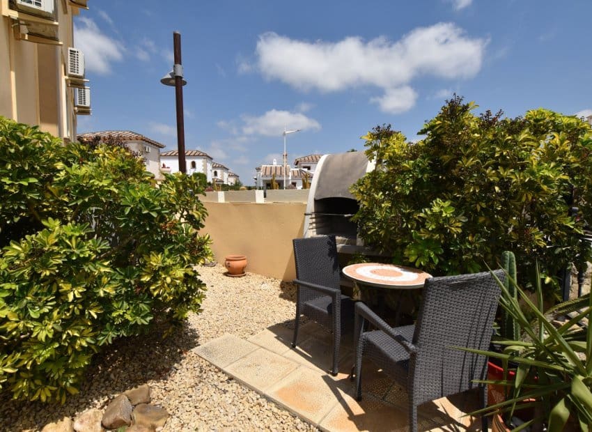 2 bedroom Apartment for sale in Algorfa with pool - € 205,000 (Ref: 9976432)