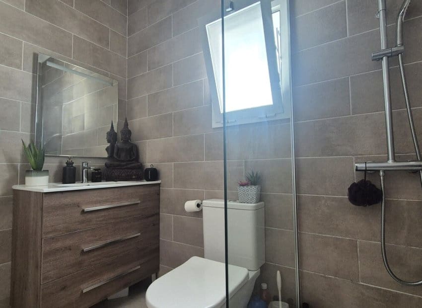 Chalet de 2 habitaciones en San Miguel de Salinas en venta con piscina - 240.000 € (Ref: 9977987)