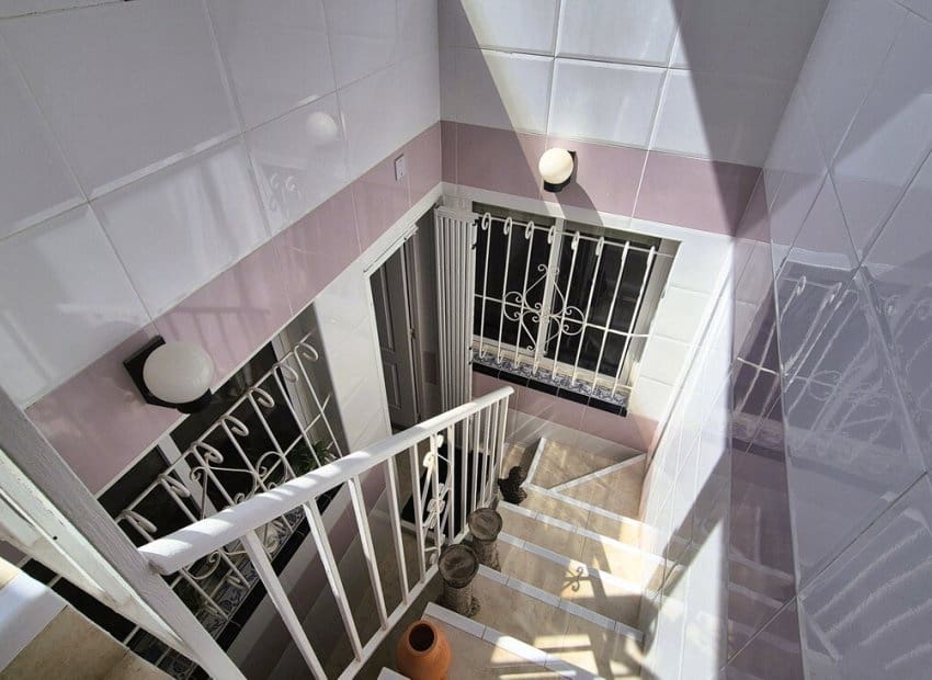 Chalet de 2 habitaciones en San Miguel de Salinas en venta con piscina - 240.000 € (Ref: 9977987)
