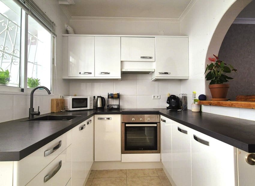 Chalet de 2 habitaciones en San Miguel de Salinas en venta con piscina - 240.000 € (Ref: 9977987)