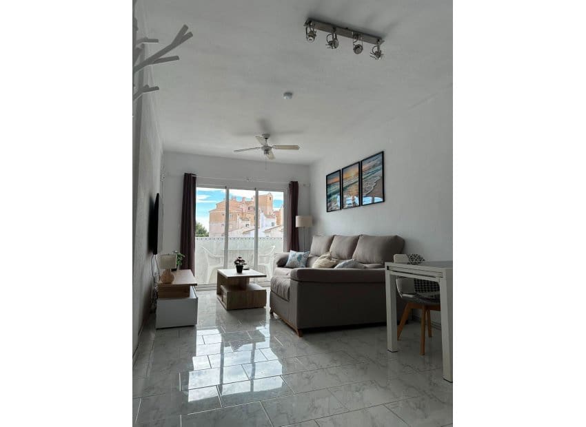 2 slaapkamer Appartement te koop in Torrevieja met zwembad - € 169.900 (Ref: 9981253)