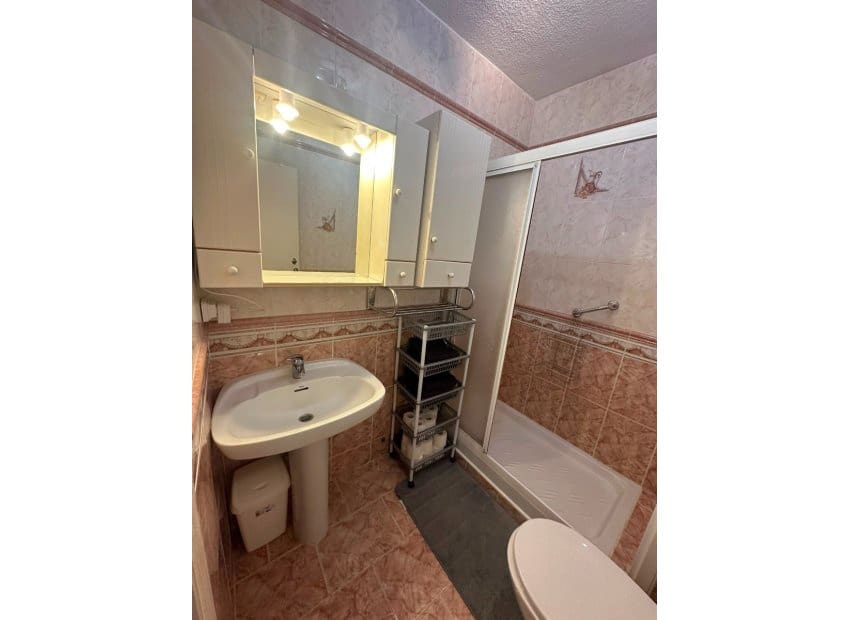 2 slaapkamer Appartement te koop in Torrevieja met zwembad - € 169.900 (Ref: 9981253)