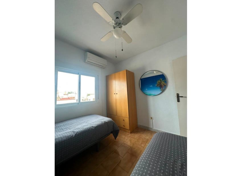 2 slaapkamer Appartement te koop in Torrevieja met zwembad - € 169.900 (Ref: 9981253)