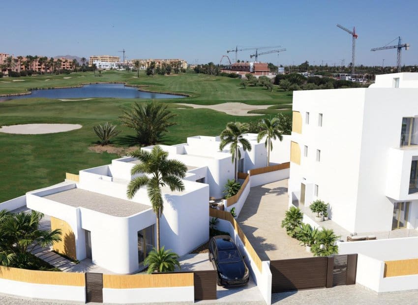 2 soveværelse Lejlighed til salg i Los Alcazares med swimmingpool - € 279.900 (Ref: 9981255)