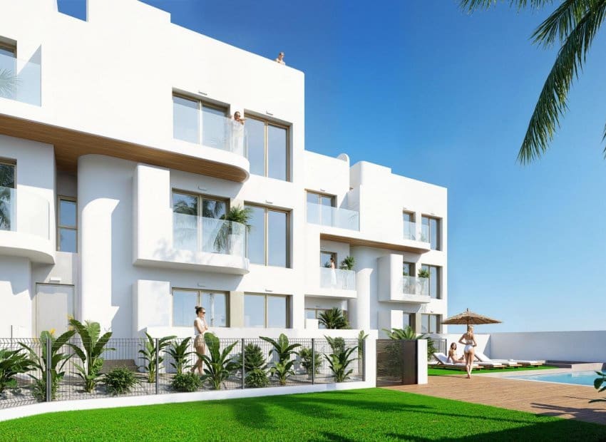 2 soveværelse Lejlighed til salg i Los Alcazares med swimmingpool - € 279.900 (Ref: 9981255)