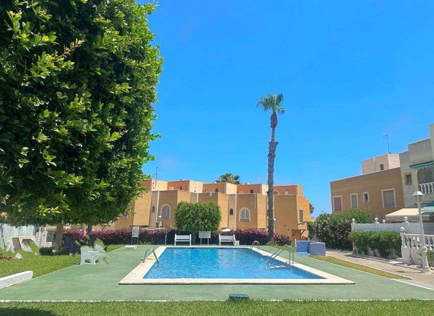 1 slaapkamer Appartement te koop in La Mata met zwembad - € 146.900 (Ref: 9981256)