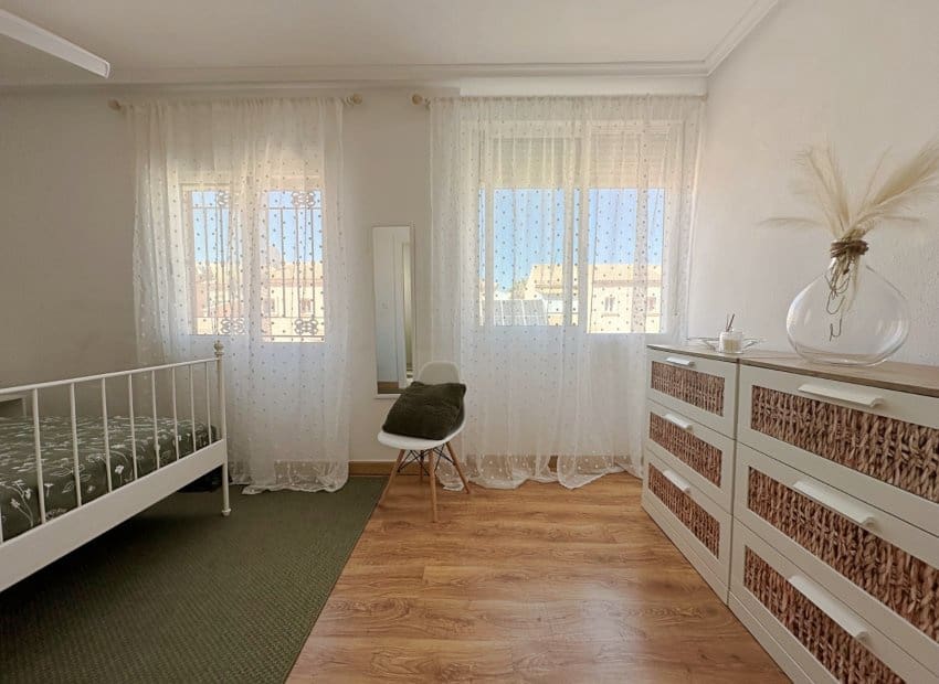 3 soverom Hus til salgs i Orihuela Costa med svømmebasseng - € 283 000 (Ref: 9981257)