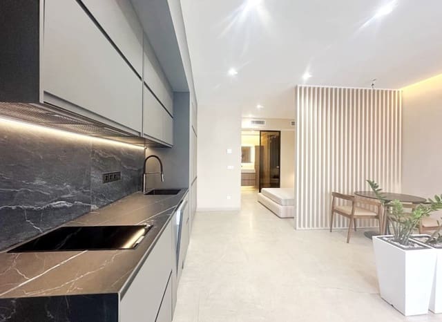 1 soveværelse Lejlighed til salg i Centro, Torrevieja med swimmingpool - € 168.000 (Ref: 9981258)