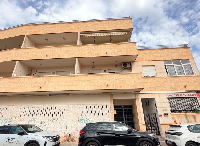 2 slaapkamer Appartement te koop in Los Montesinos - € 132.000 (Ref: 9981260)
