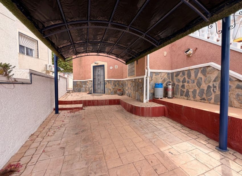 3 sypialnia Willa na sprzedaż w Ciudad Quesada z basenem - 275 000 € (Ref: 9981261)