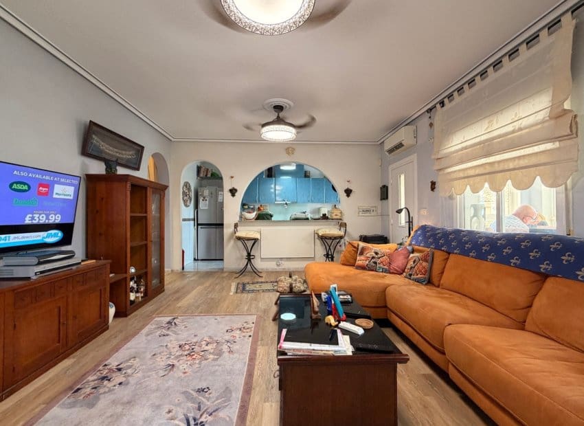 3 sypialnia Willa na sprzedaż w Ciudad Quesada z basenem - 275 000 € (Ref: 9981261)