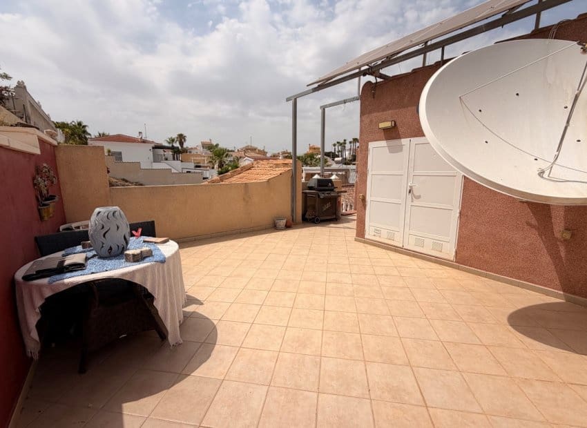 3 sypialnia Willa na sprzedaż w Ciudad Quesada z basenem - 275 000 € (Ref: 9981261)