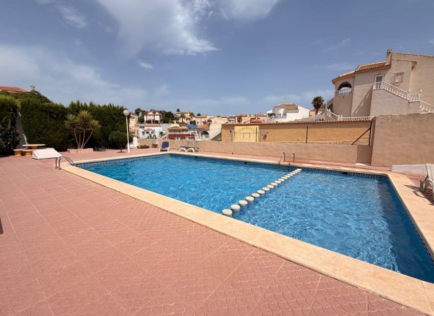 3 sypialnia Willa na sprzedaż w Ciudad Quesada z basenem - 275 000 € (Ref: 9981261)