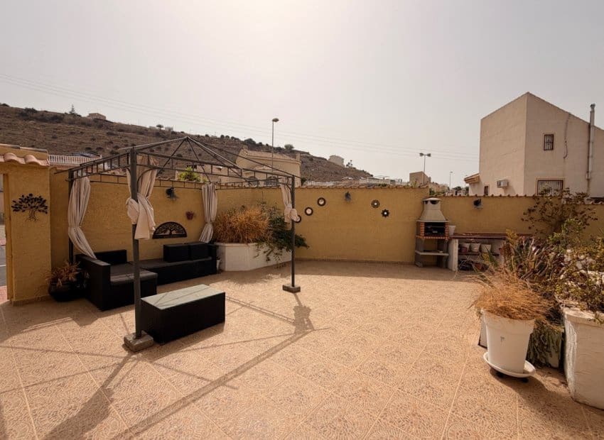 3 slaapkamer Villa te koop in Rojales met zwembad - € 285.000 (Ref: 9981262)