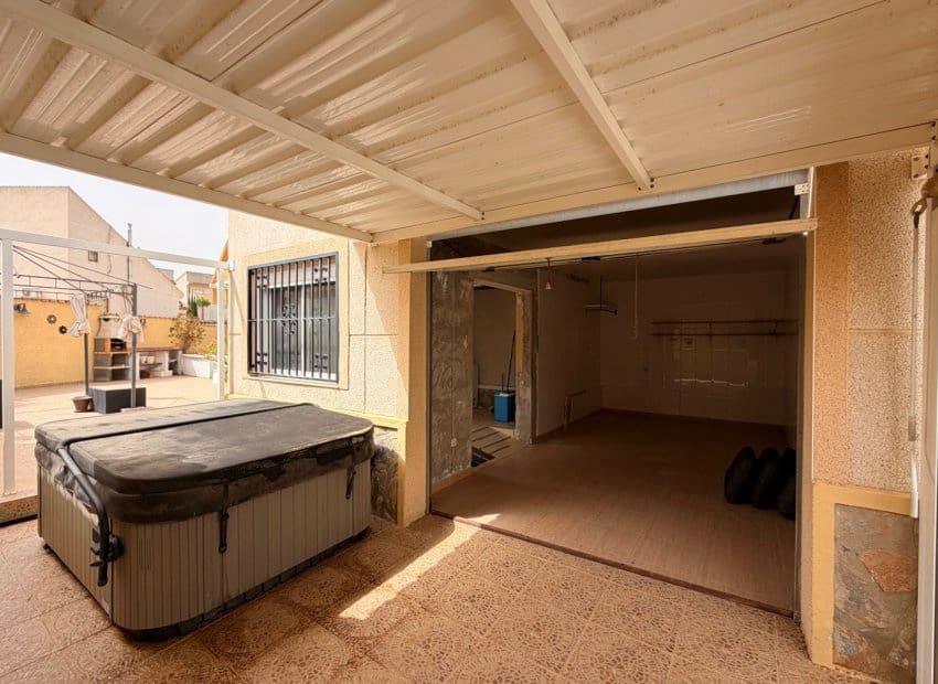 3 slaapkamer Villa te koop in Rojales met zwembad - € 285.000 (Ref: 9981262)